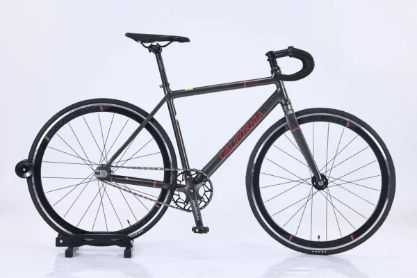 Xe Fixed Gear nhôm CALIFORNIA R310 màu đen chữ đỏ